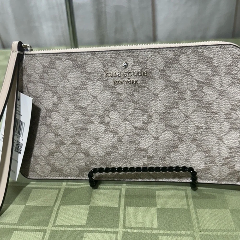 Kate Spade “Mushroom Cap” Wristlet Clutch